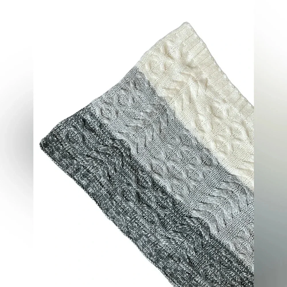 New New York & Co Cable Knit Gray/Ivory Infinity Scarf